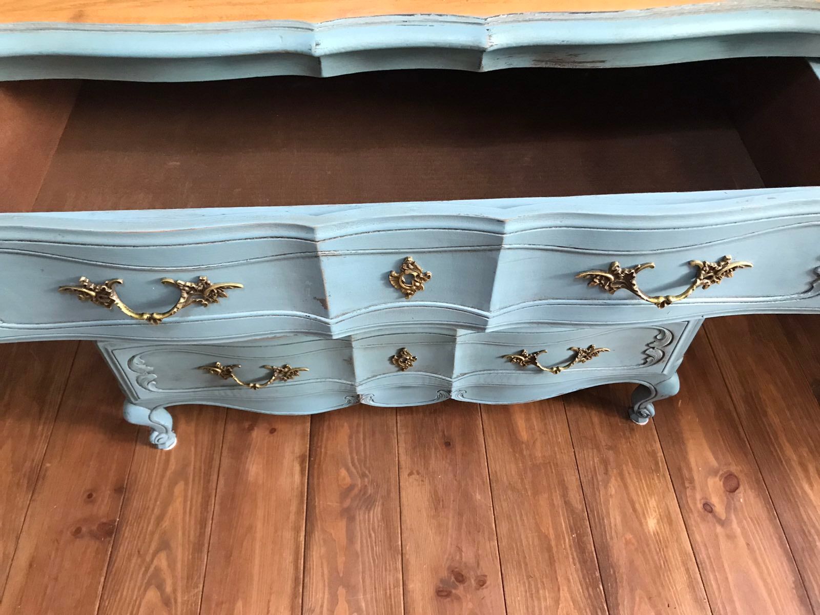 Commode patine bleu vieilli