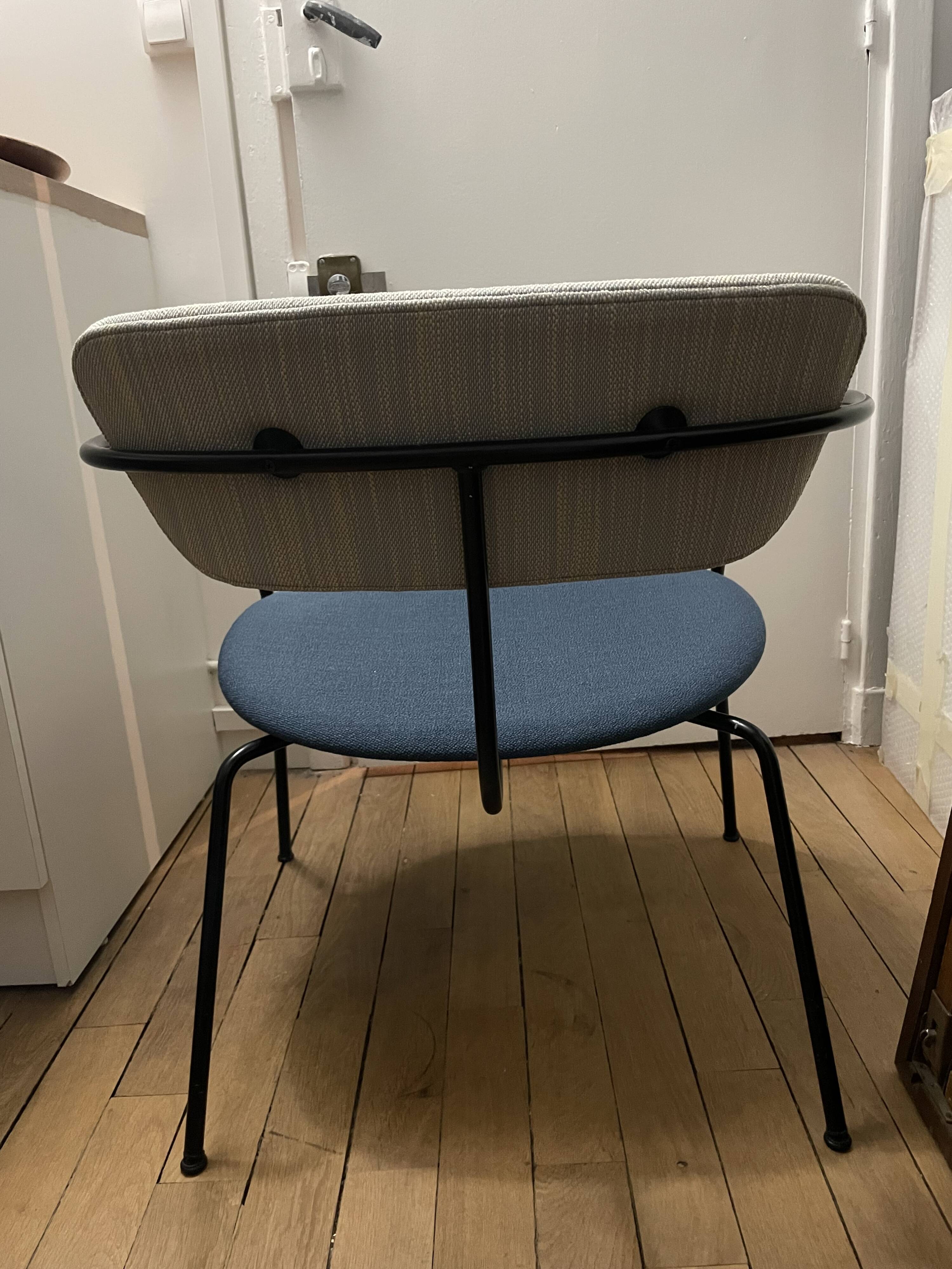 Pavilion AV11 Armchair &Tradition