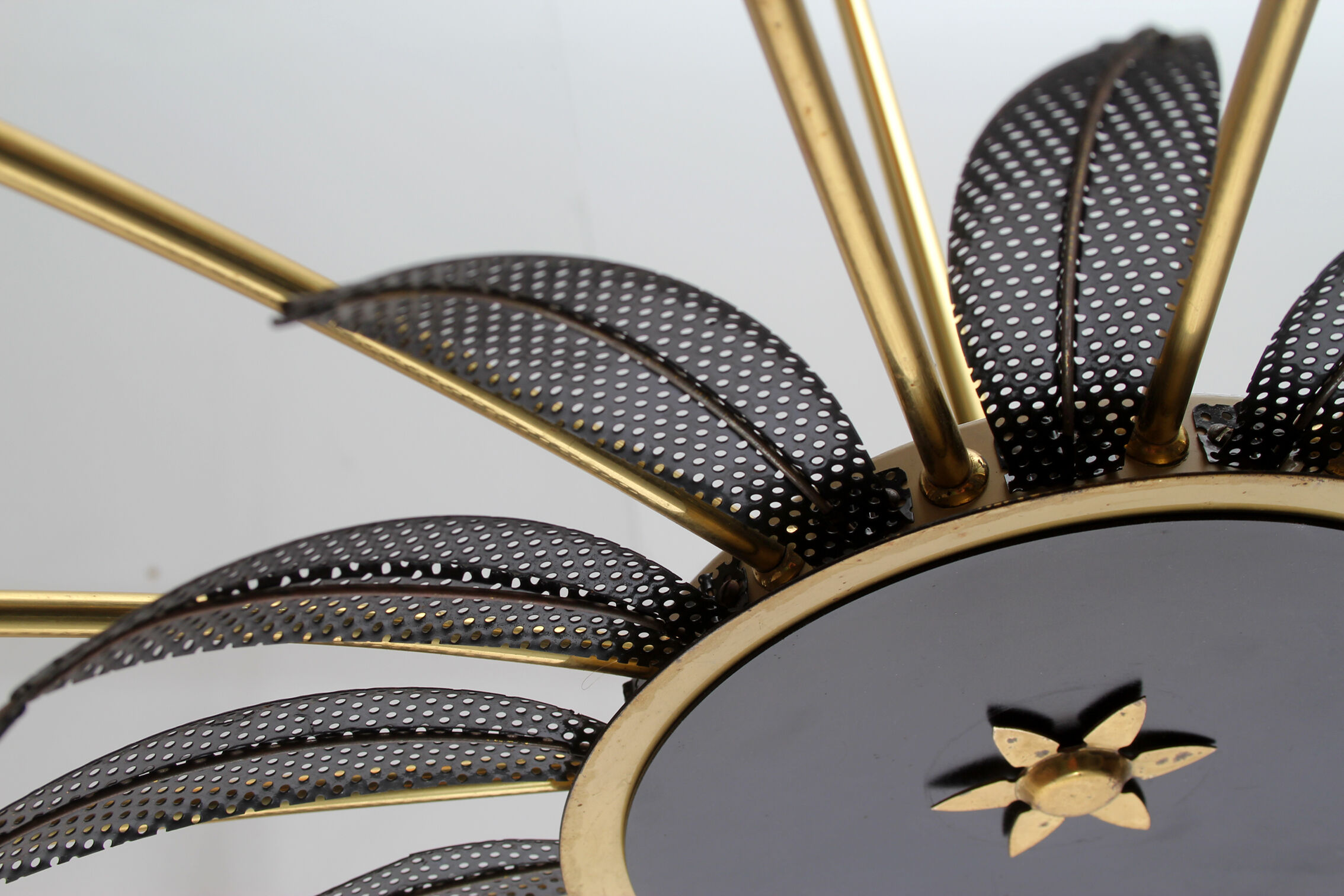 1950s chandelier in brass for 16 bulbs, diameter 100cm