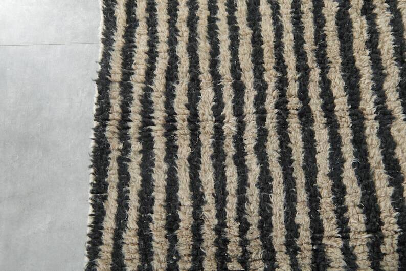 Handwoven Moroccan rug - wool - 305 x 205 cm