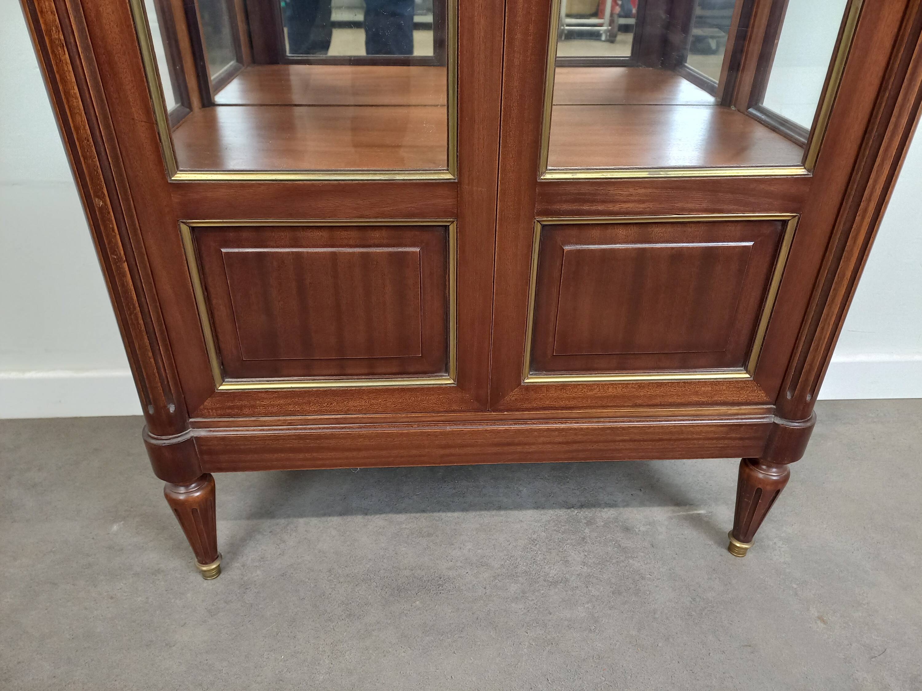 Vitrine de style Louis XVI