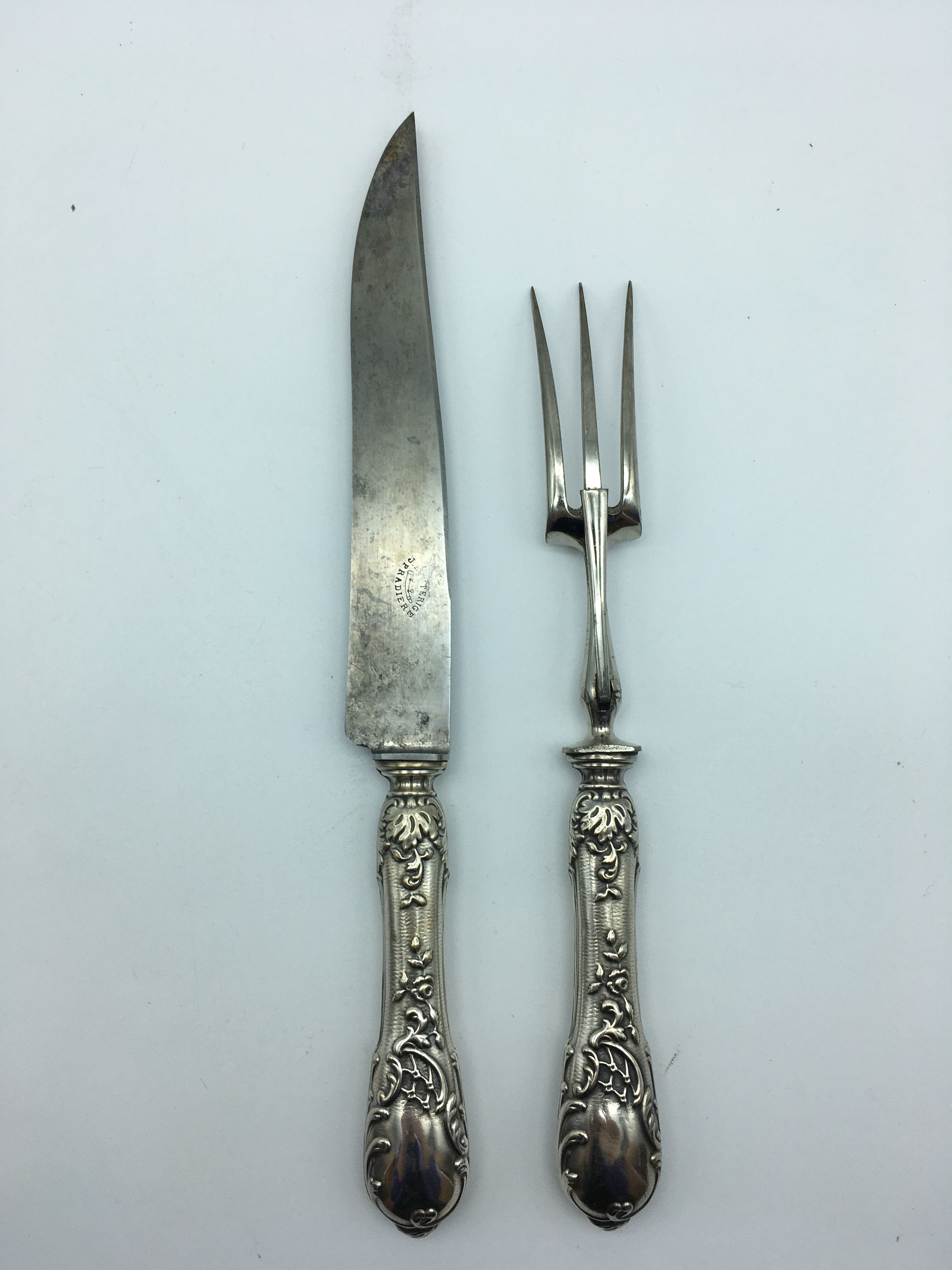 Box of cutlery with leg / roast silver filled.