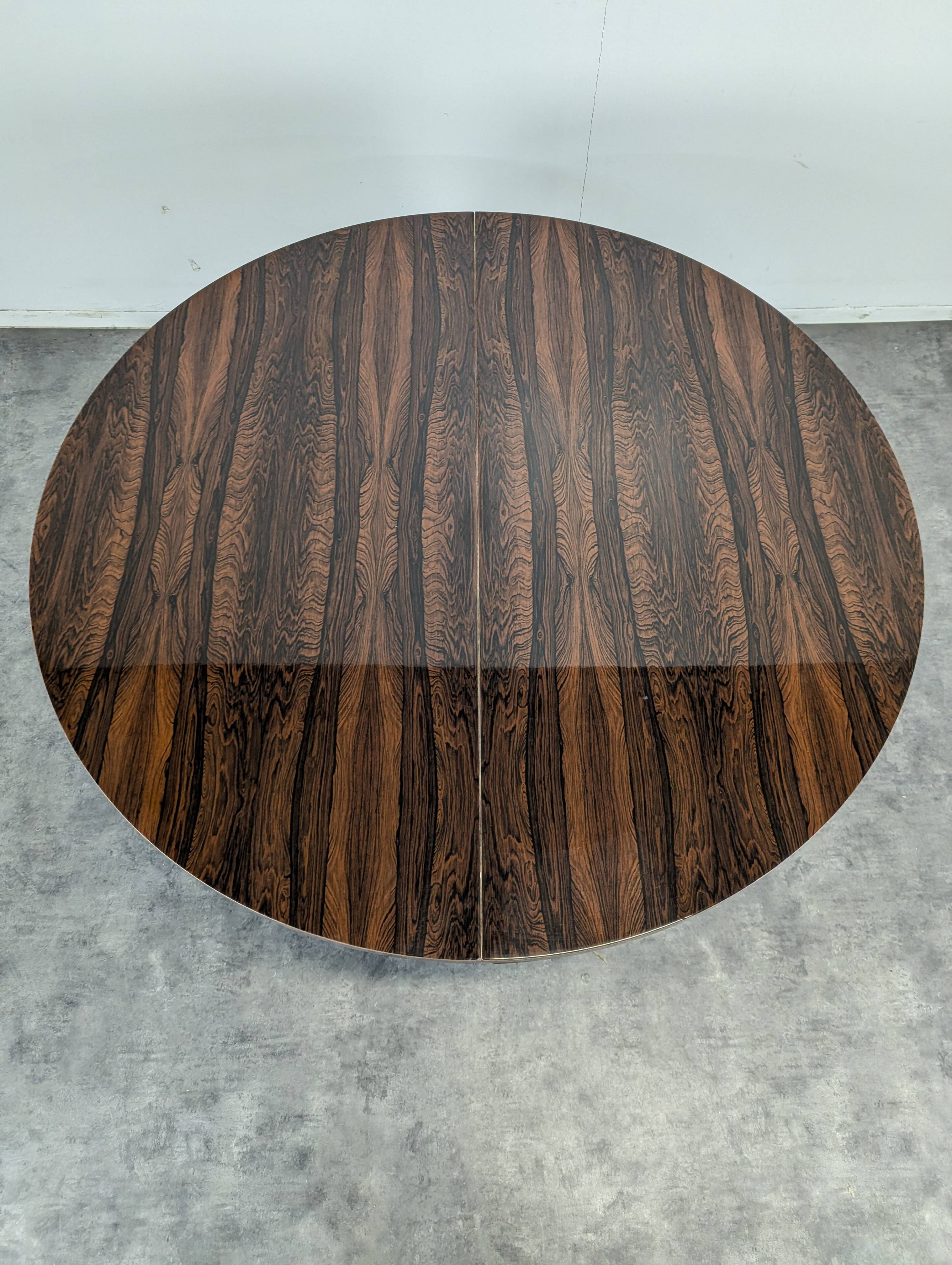 Table scandinave en placage de palissandre à allonge