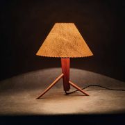 Lampe de table en érable des années 60, base trépied style ULUV.