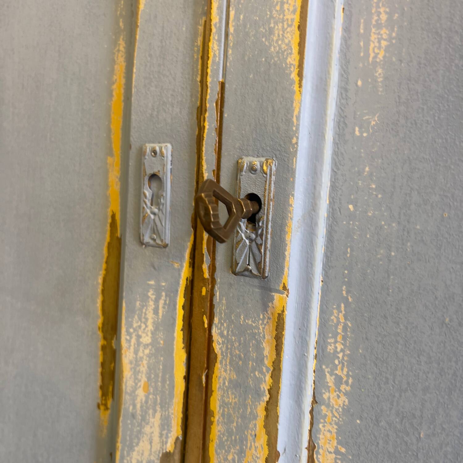 Blue patinated Parisian buffet