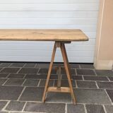 Winegrower's farm table