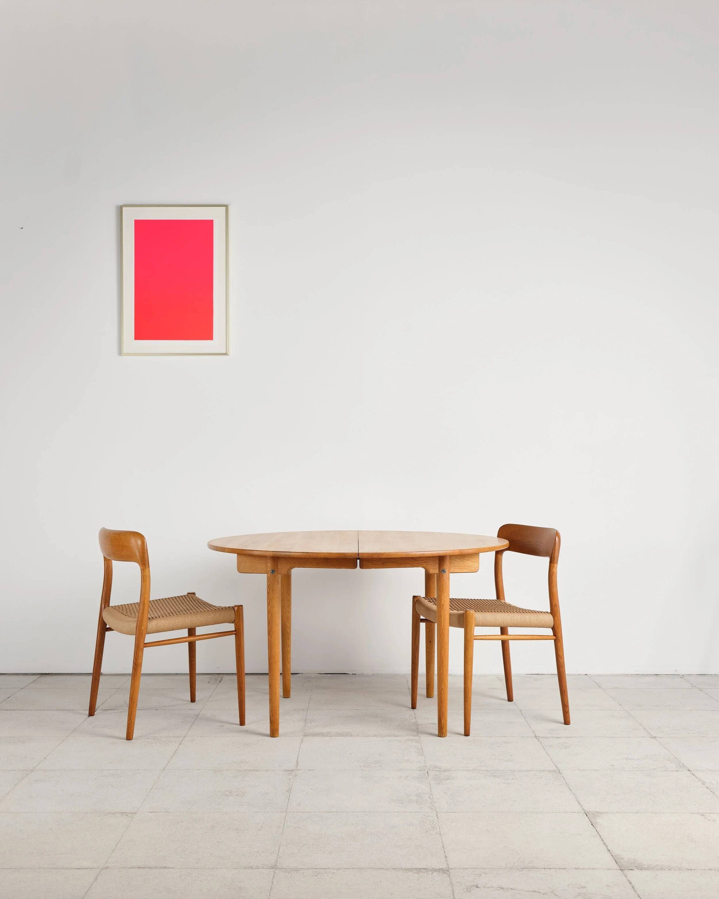 Table ronde extensible en chêne par Hans J. Wegner, Danemark, années 70