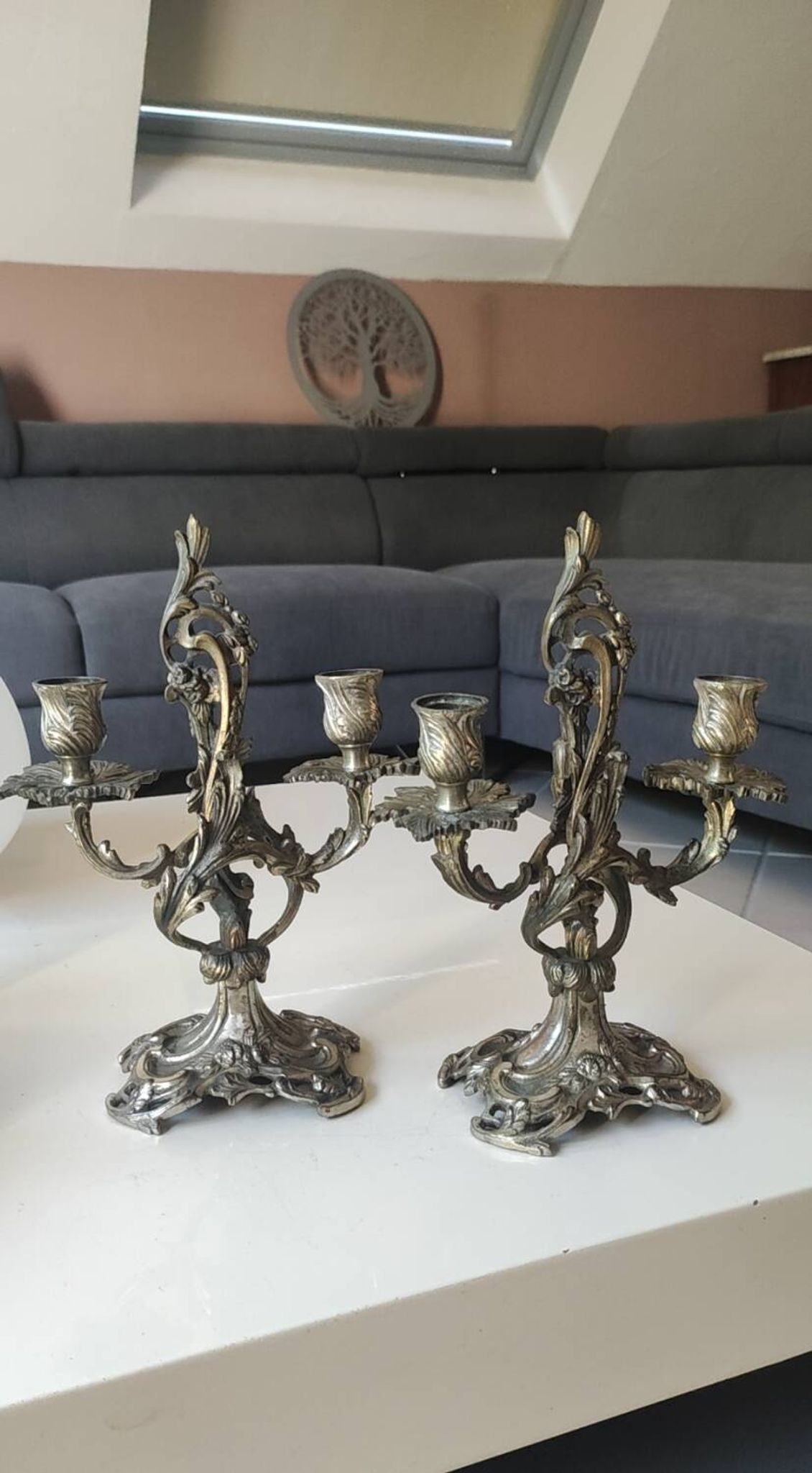 Pair of Candelabra in Louis XV/Rocaille Style, 2 lights. In gilded bronze, 19th century.