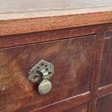Chippendale-style desk in mahogany veneer.