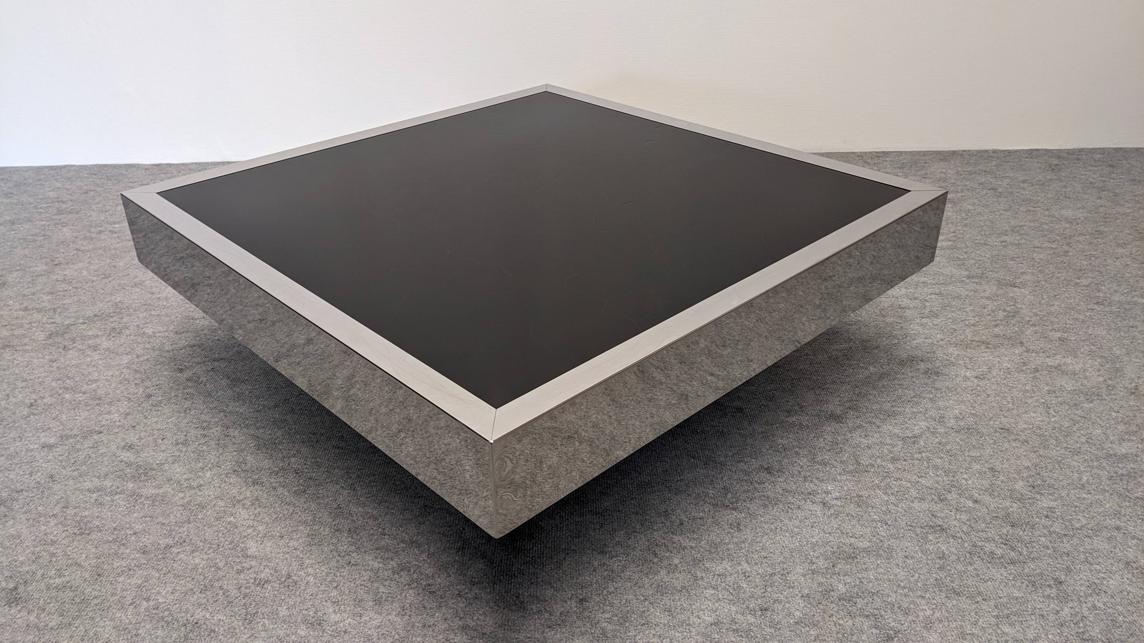 Italian coffee table from the 60s/70s