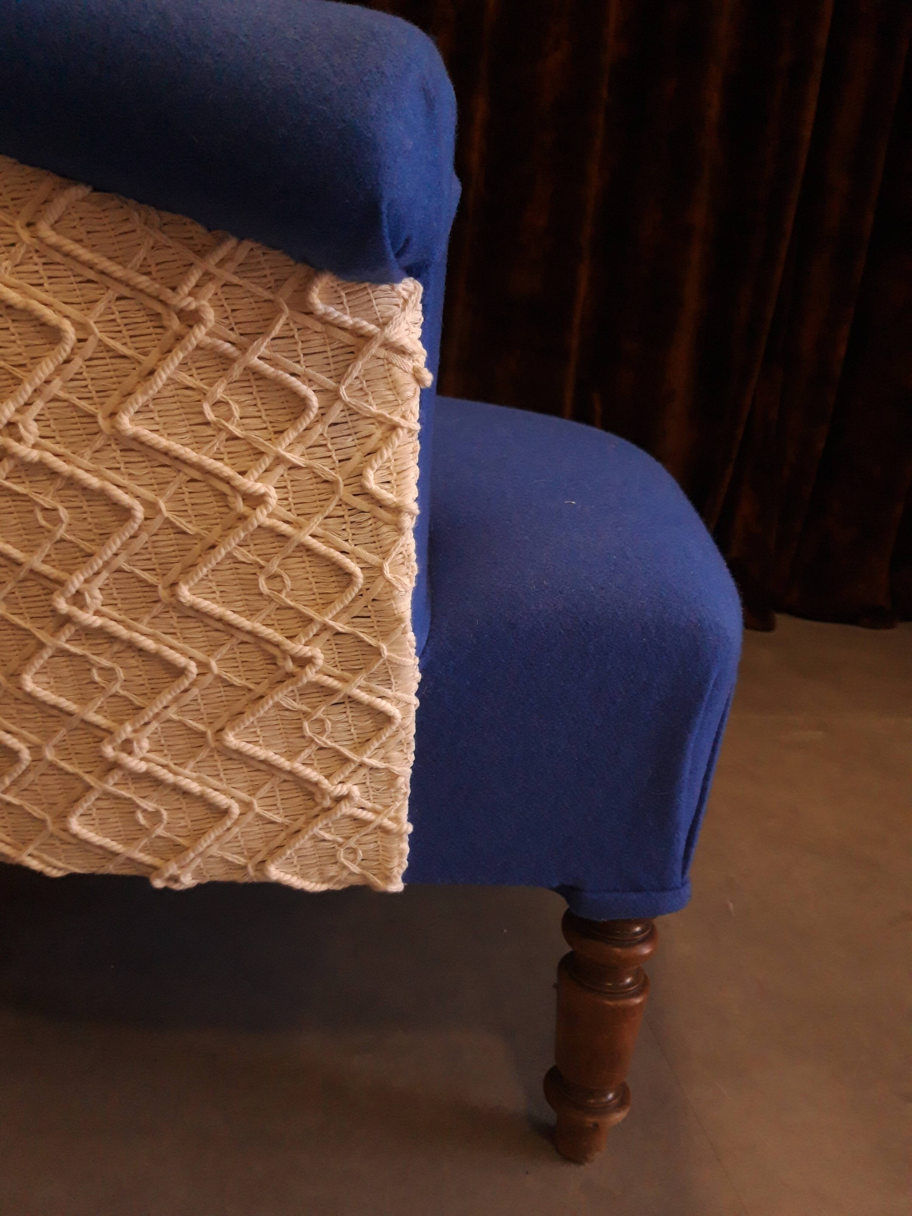 Toad armchair