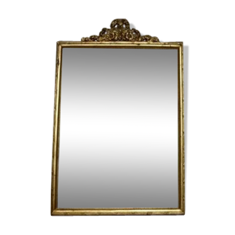 Frame a knot adorned with Golden brass Louis XVI