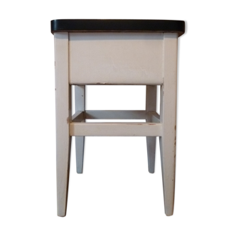 50s waxing stool