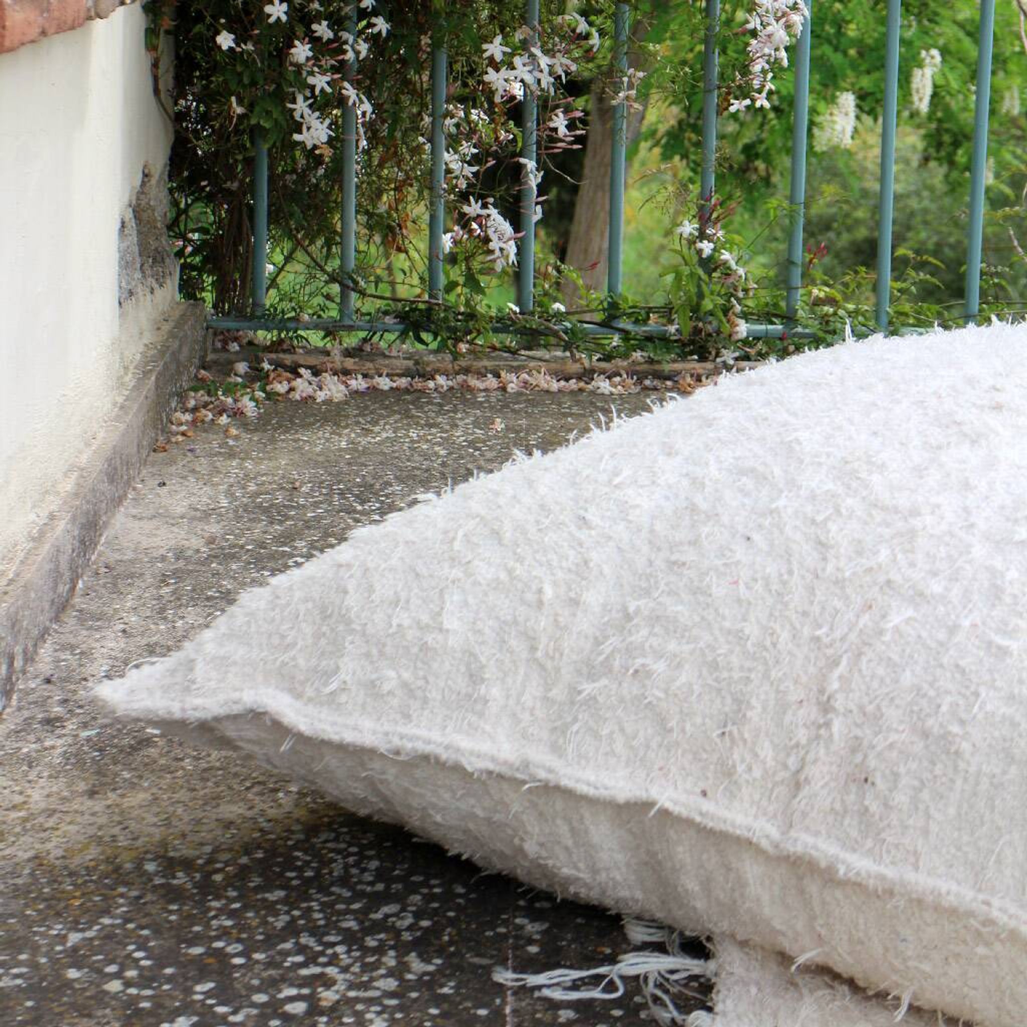 Handmade pouf cover - hand-woven recycled cotton - 90 x 90 cm