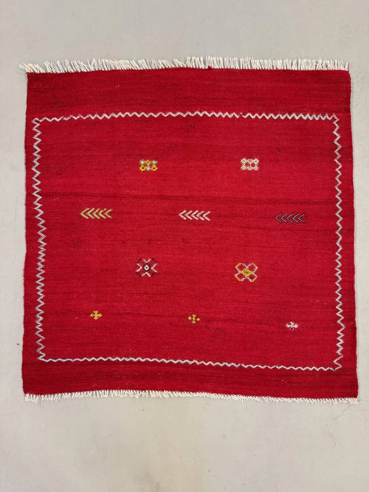 Vintage Moroccan square kilim 108x104 cm kelim wool rug medium 2527