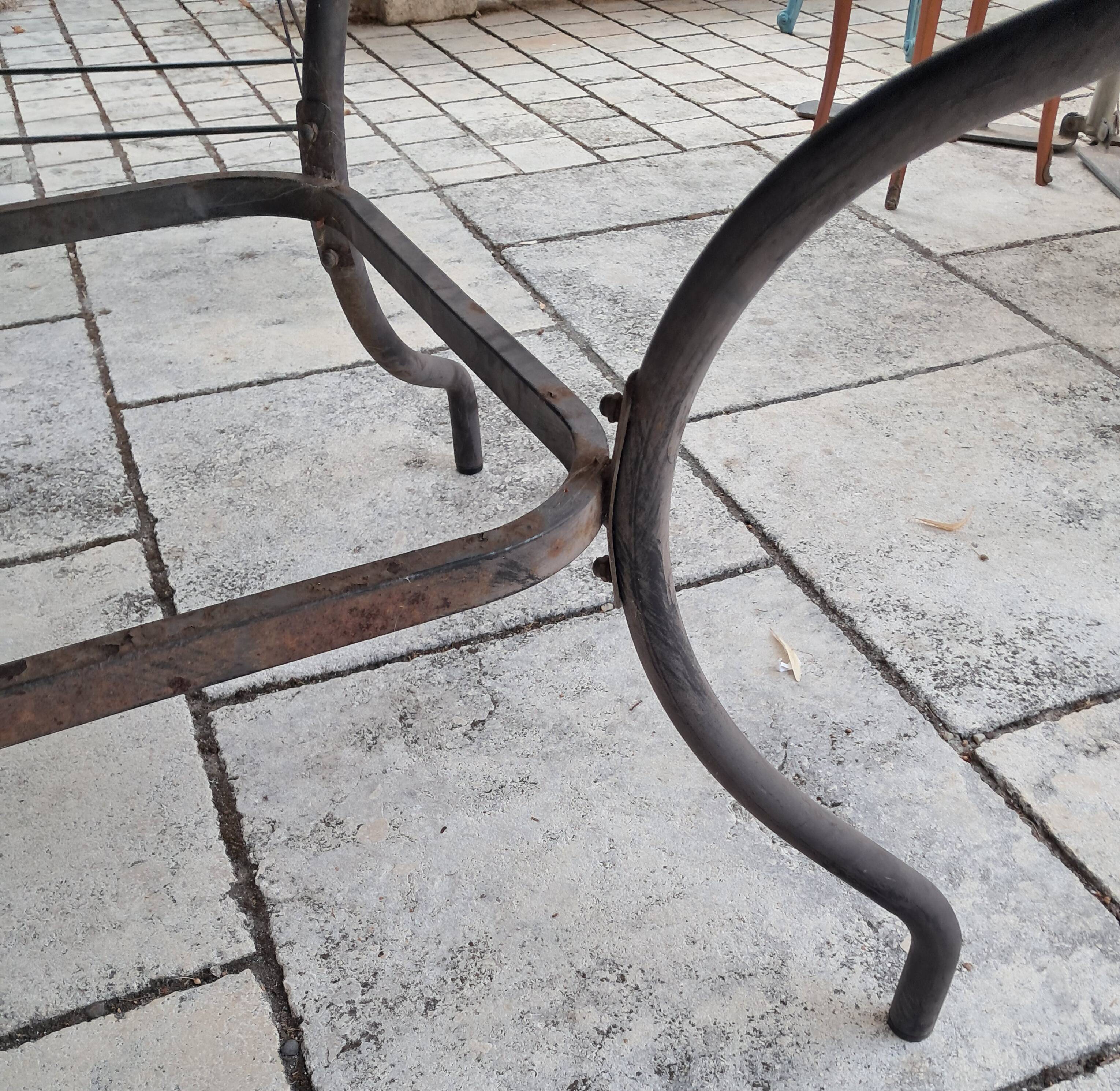 metal dining table