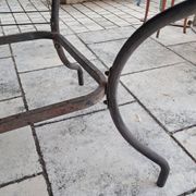 Table à manger en métal
