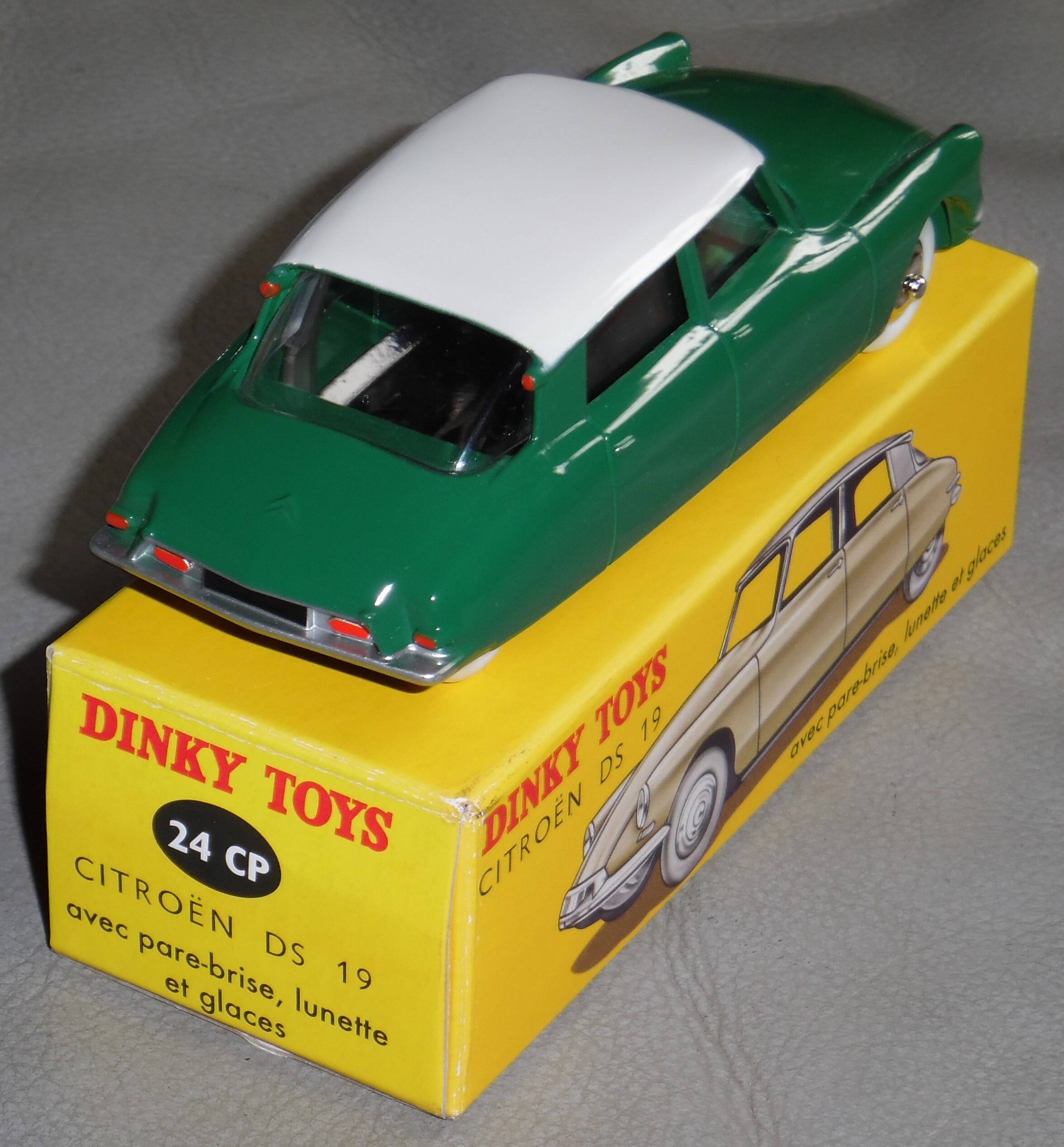 "Citroën DS19" Dinky Toys 1958 - 1.43rd + booklet