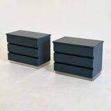 Ensemble de deux tables de chevet italiennes laquées bleues avec détails chromés
