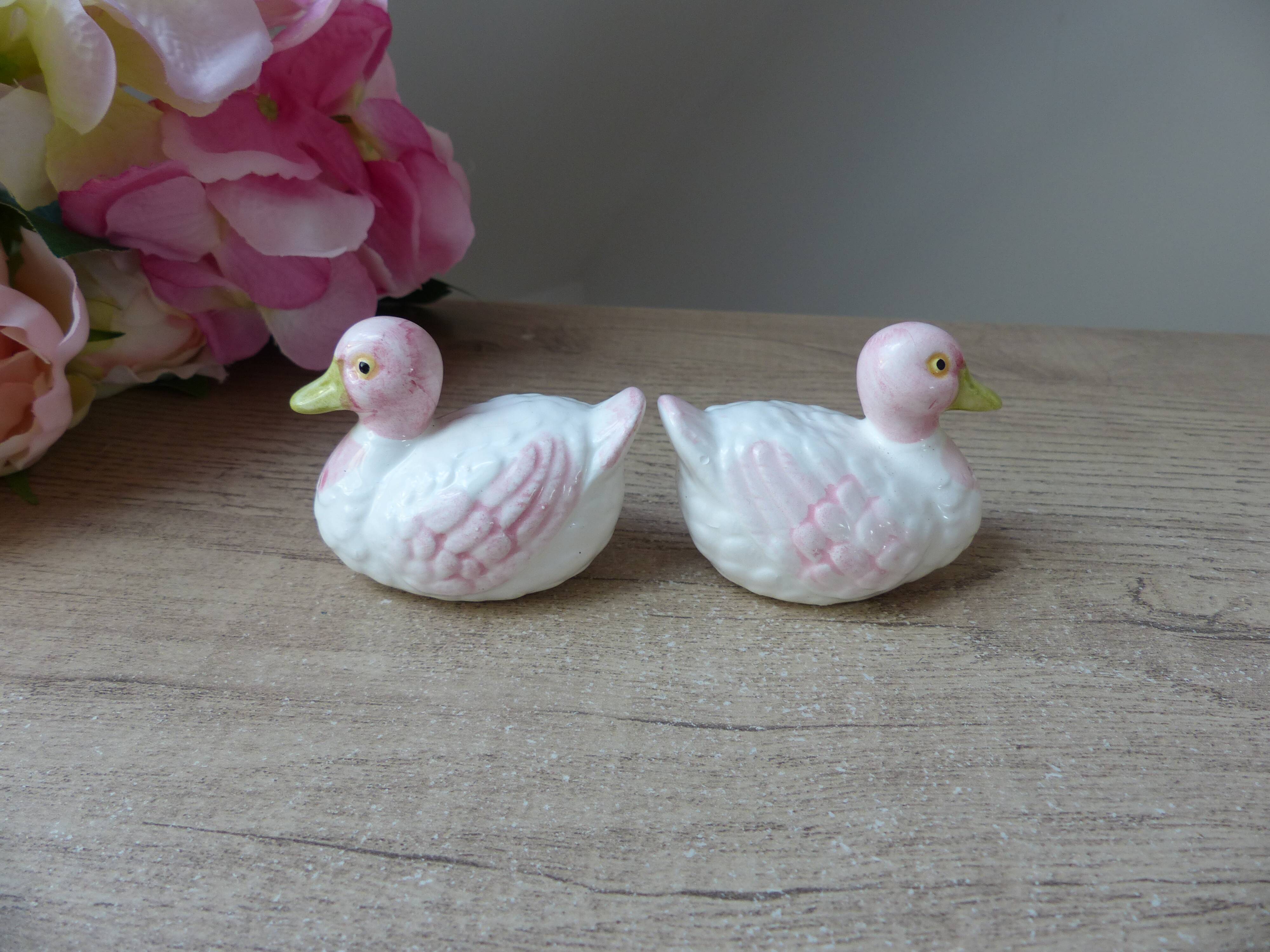 Vintage ceramic duck salt shaker and pepper shaker set