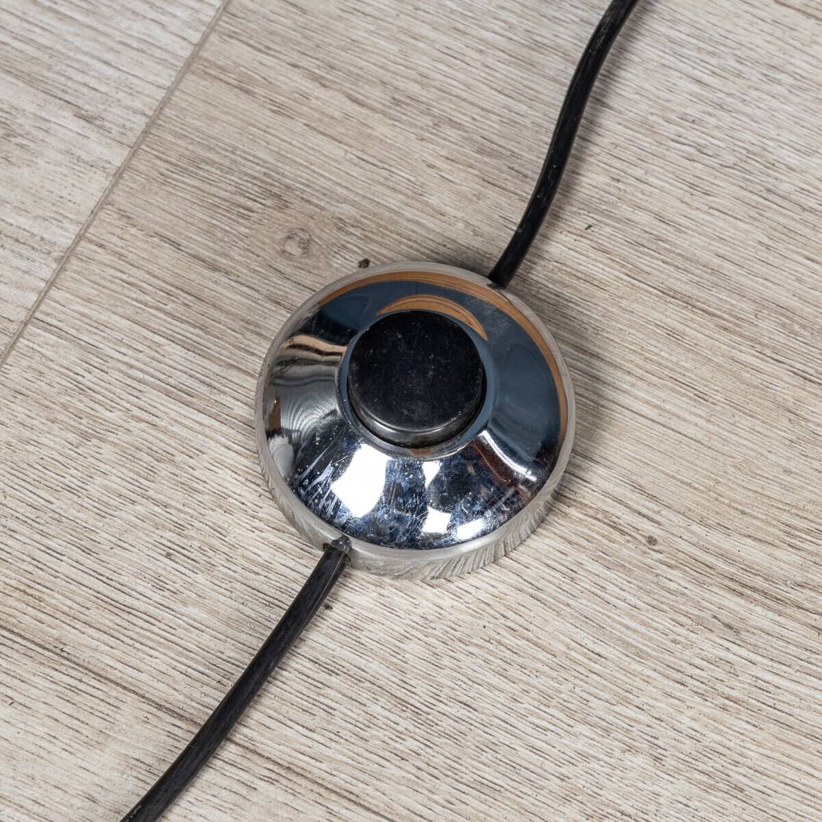Une lampe de sol en chrome "espace" italienne du 20e siècle vers 1970