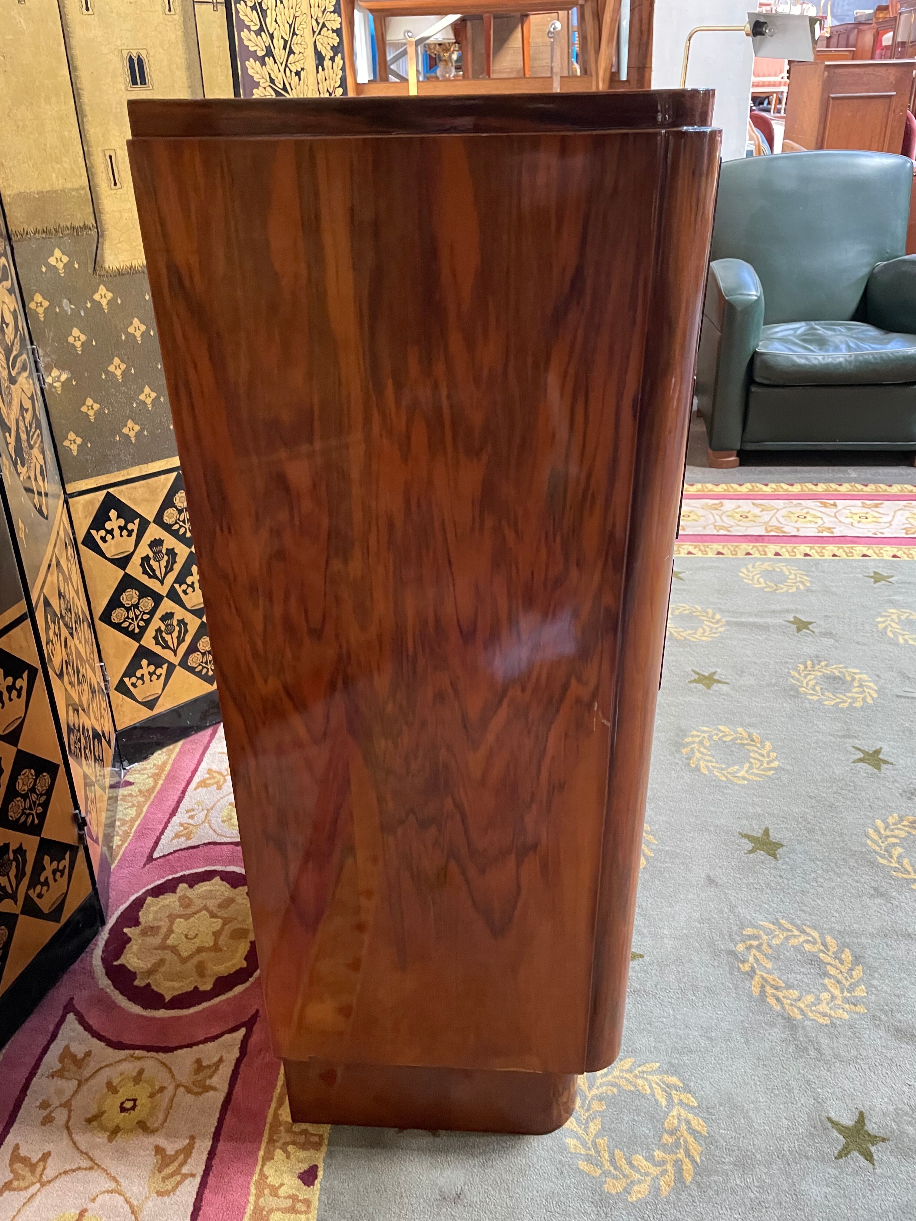 Art Deco style ragpicker