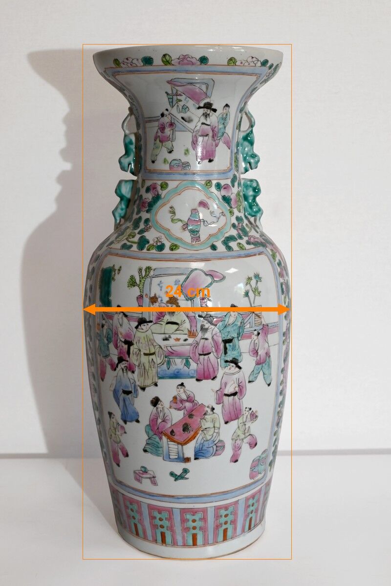 Porcelain vase, China – XXth