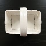 White basket in slurry
