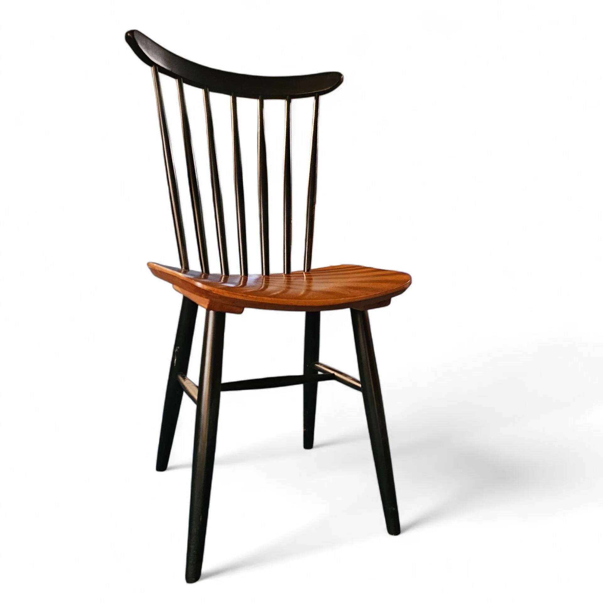 Set of 2 spindle back dining chairs, curved seating, teak wood seat, 1960s, Pastoe Holland, 1970s