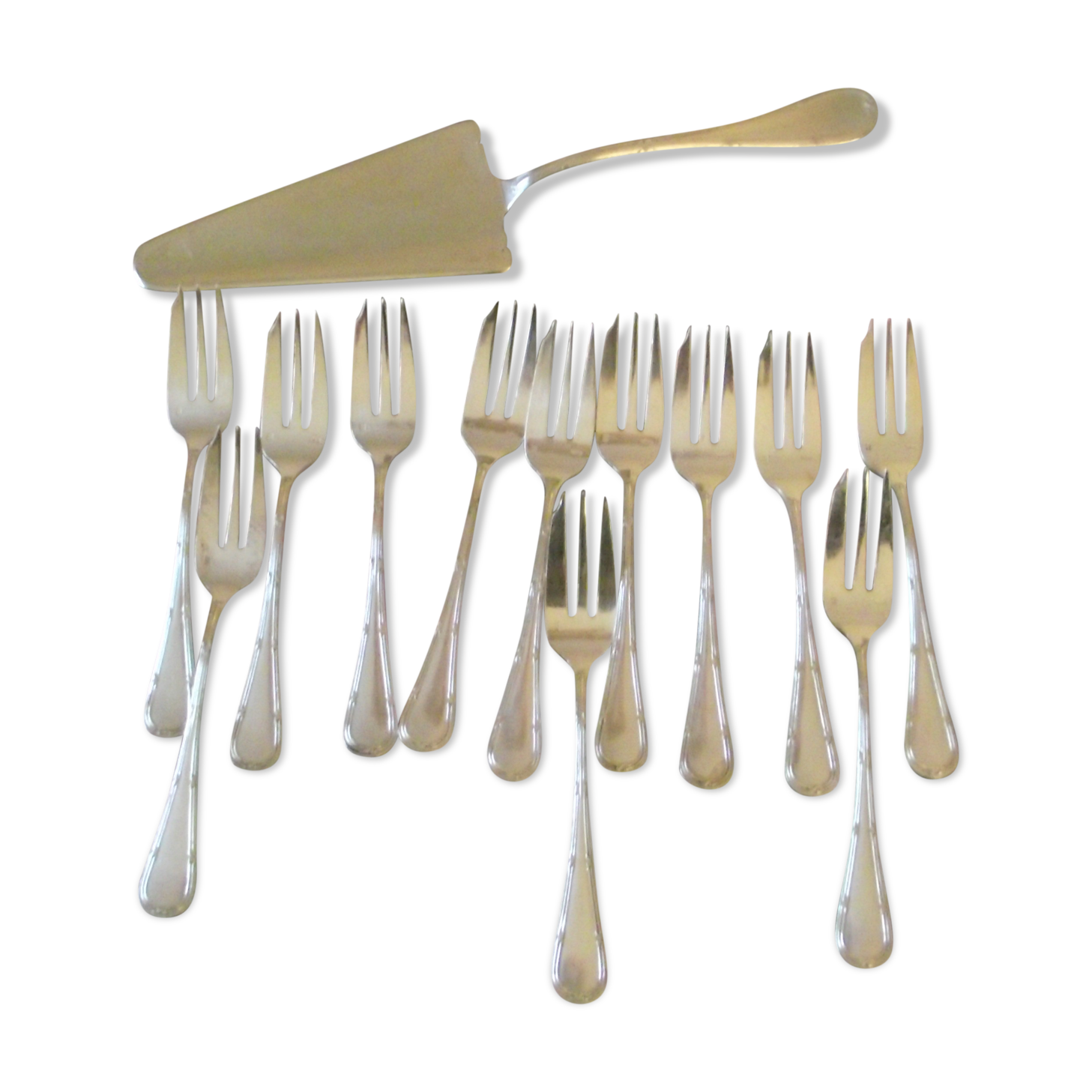 Louis XVI-style silver metal dessert service from Apollo