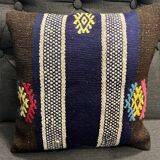 Housse de coussin en laine noire
