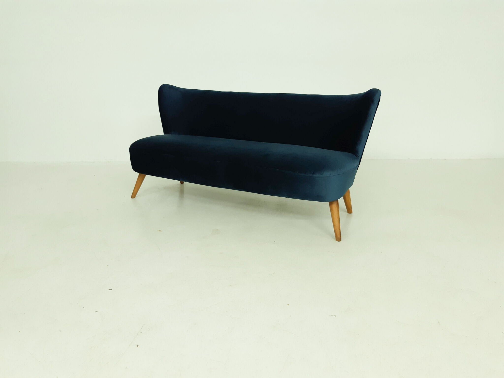 Mid-century velvet "cocktail" sofa, 1960
