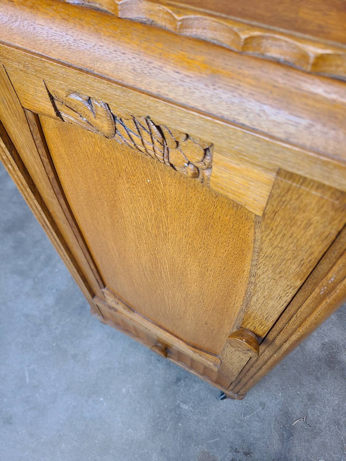 Art Deco serving trolley, cupboard on wheels in light wood.