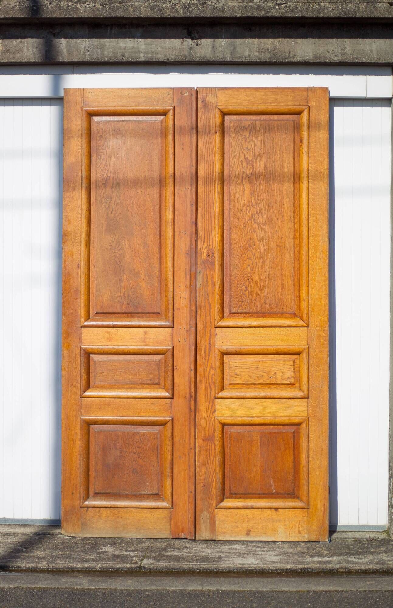 Double old door, old wooden door, large vintage door