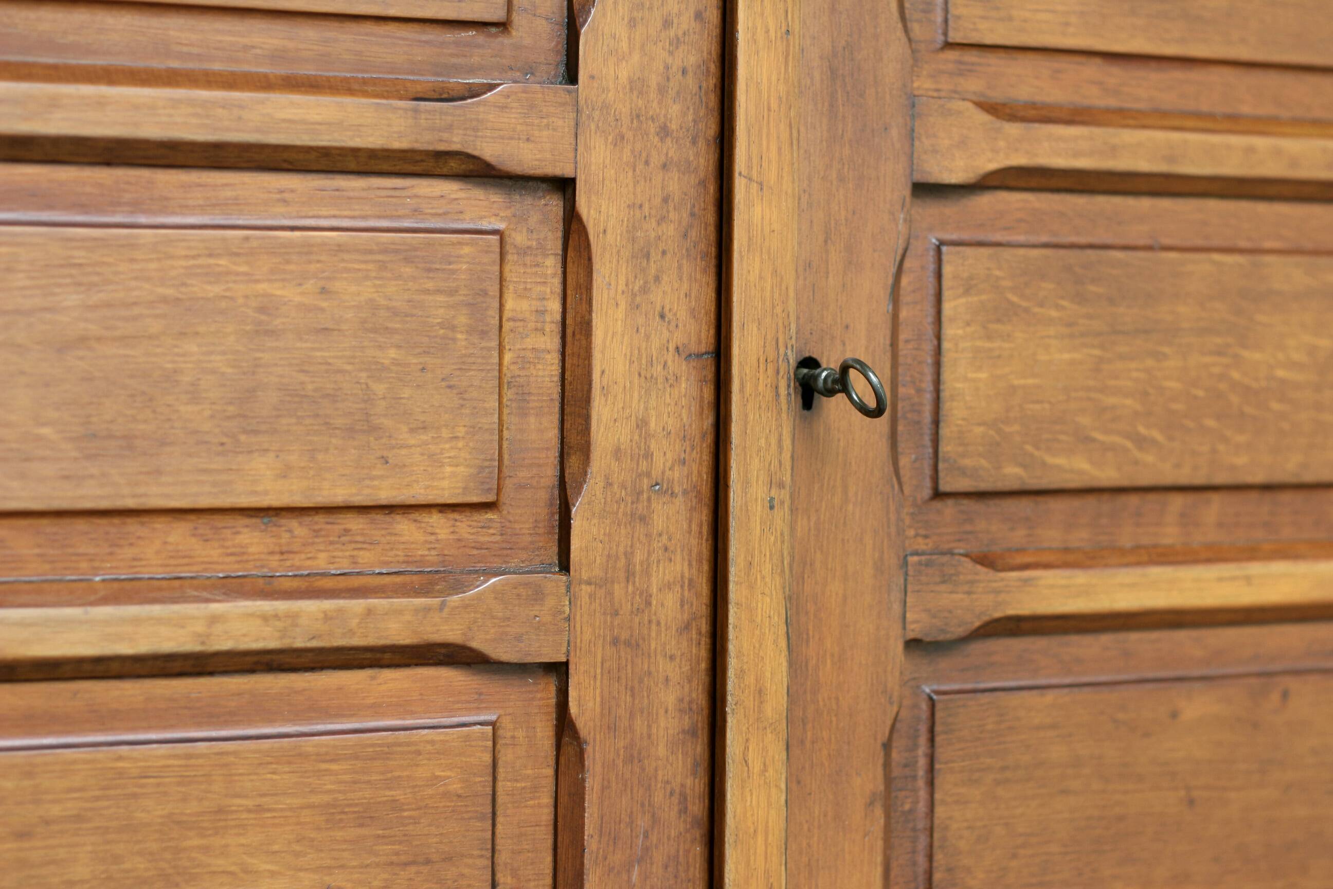 Notary's cabinet PERFECTA in walnut. Restored (circa 1930)