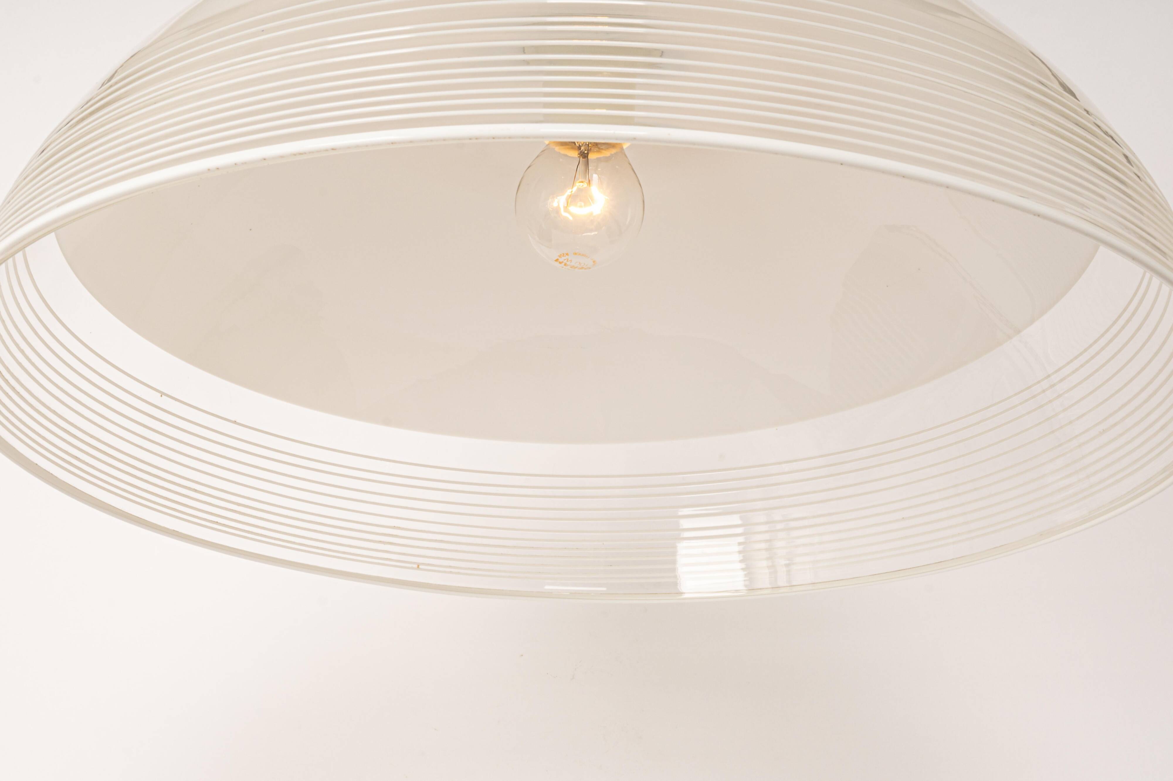 Magnificent suspended light fixture in white glass, Murano glass, Italy, 1970s.