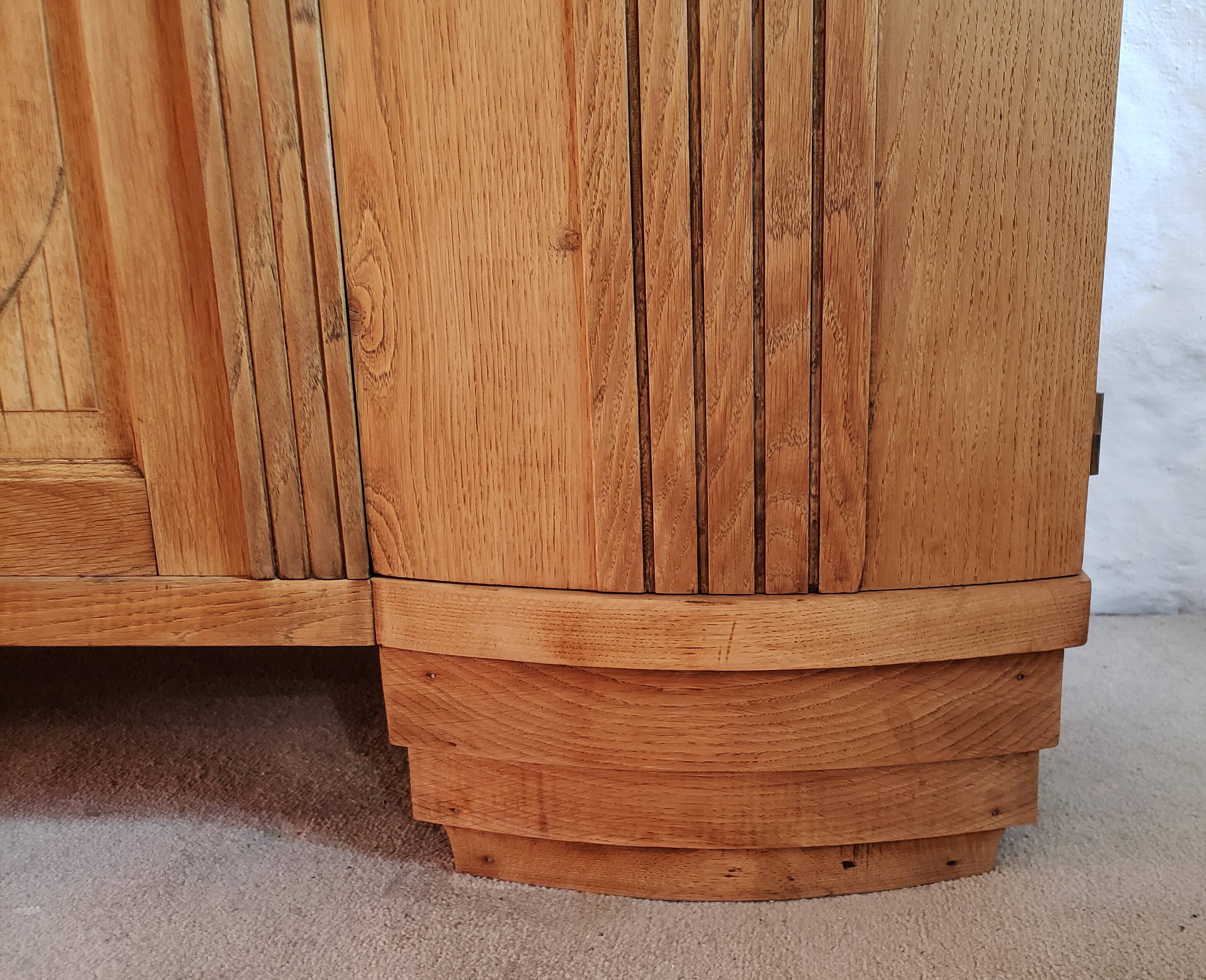 Art-deco buffet in raw oak