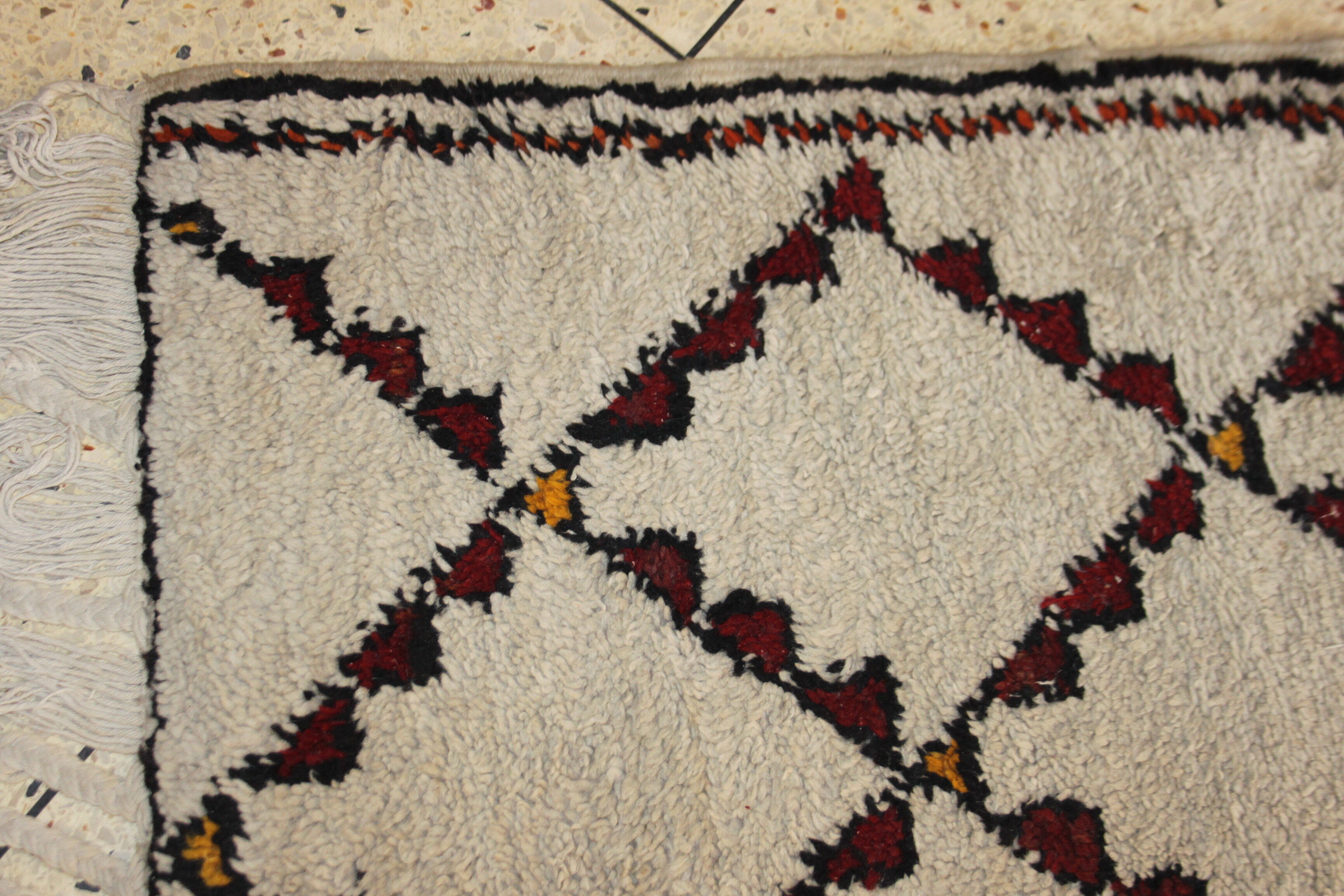 Former Berber carpet Beni Ouarain of the Moroccan Middle Atlas 135x81cm