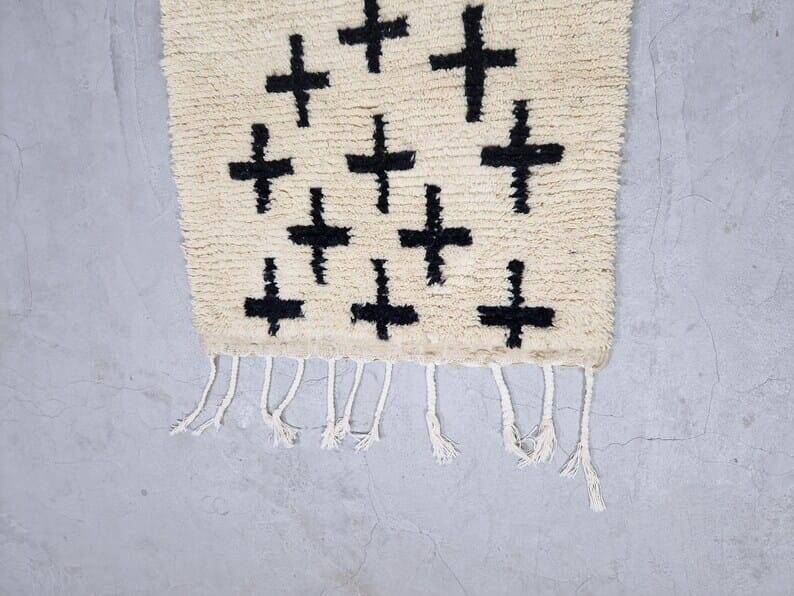 Handmade traditional wool rug, size 145 x 255 cm