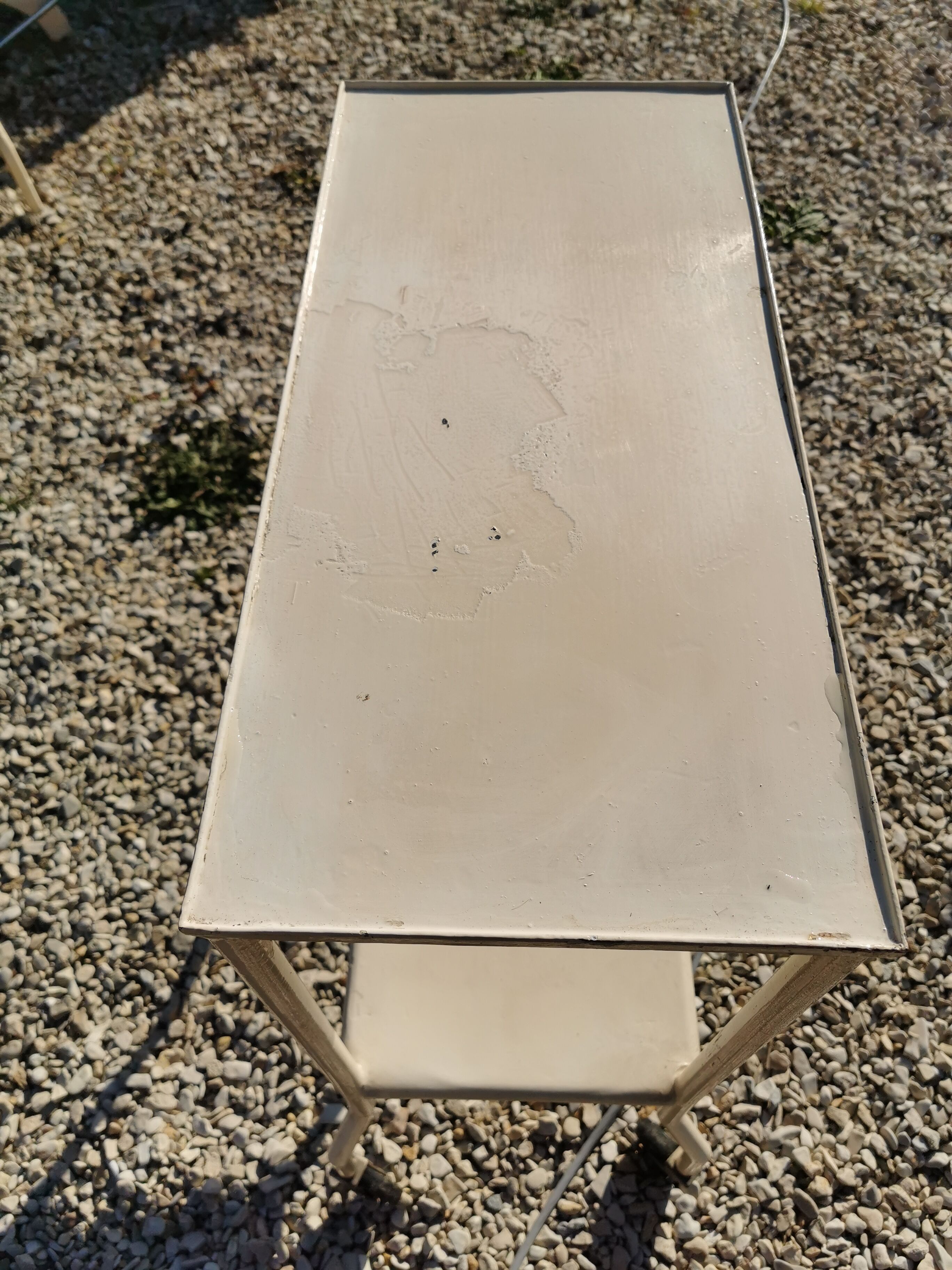 Metal serving table