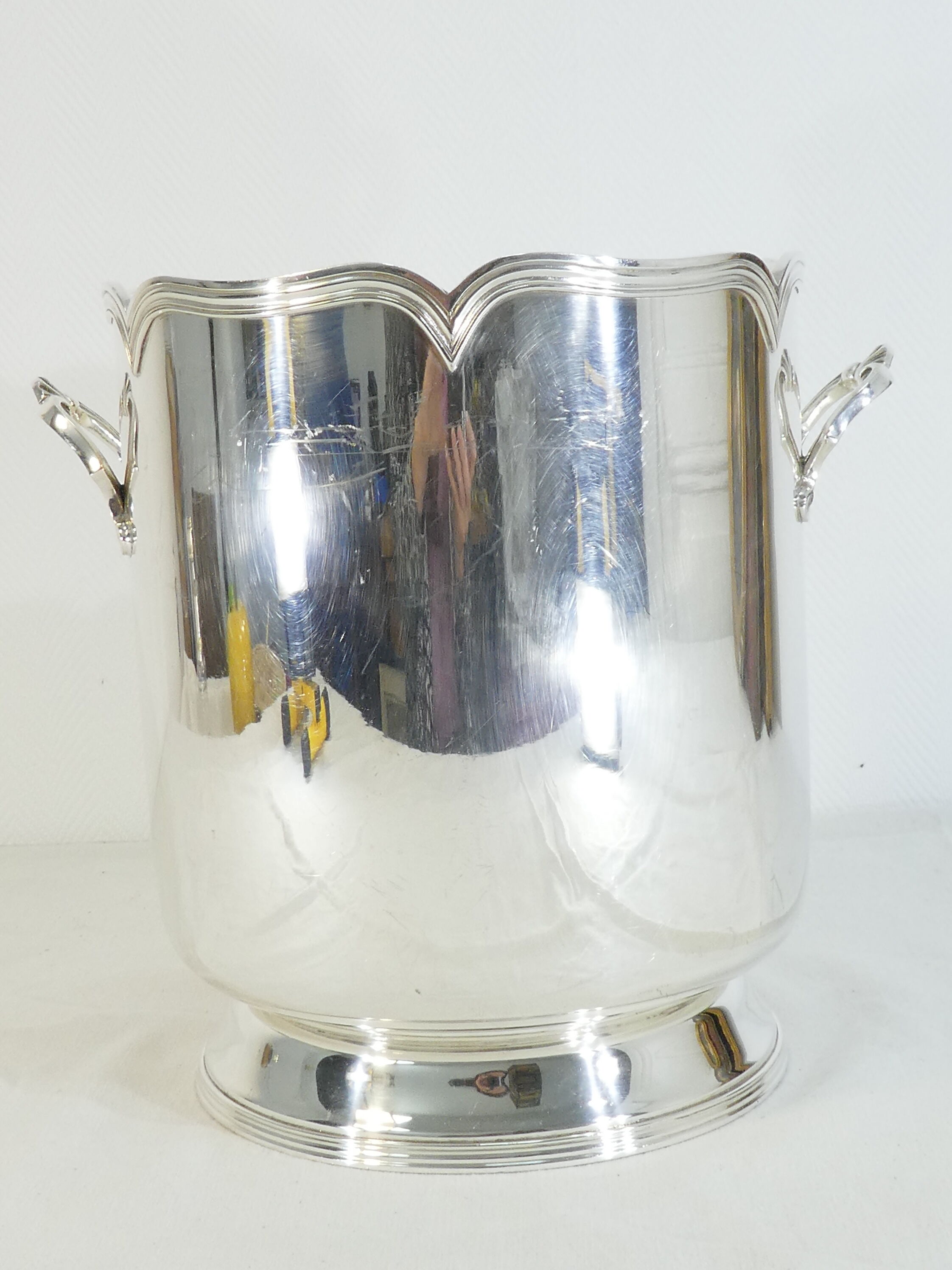 Louis XV-style silver metal Champagne bucket