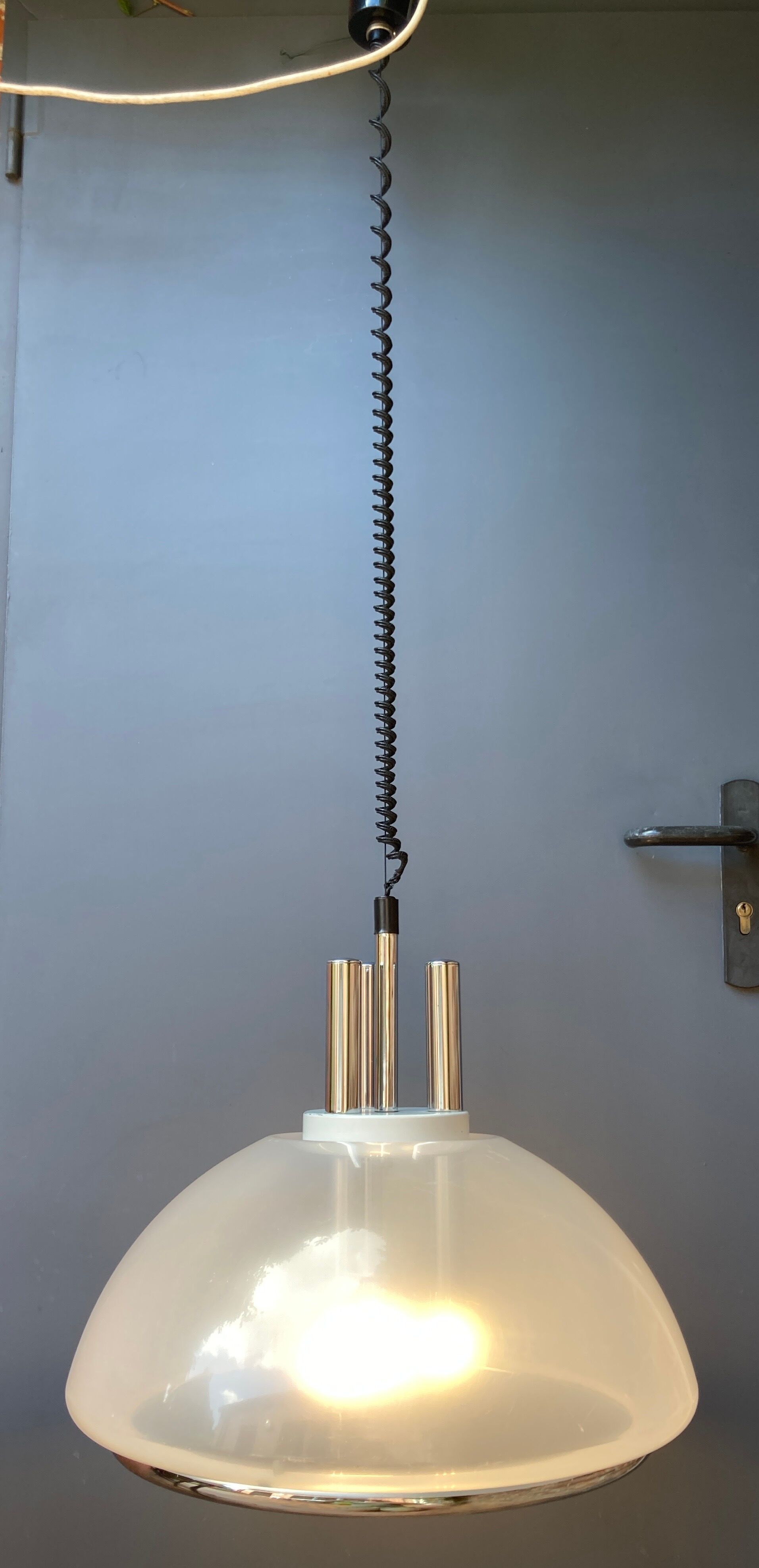 Vintage Italian suspension in rise and down