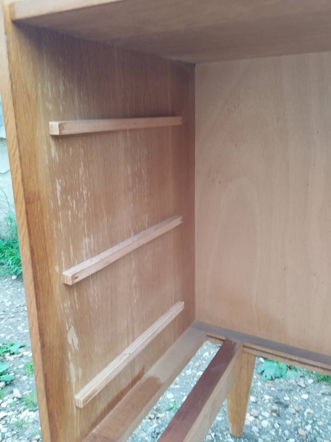 Commode en rotin ancien vintage pieds compas