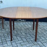 Table ronde scandinave en teck avec 4 chaises
