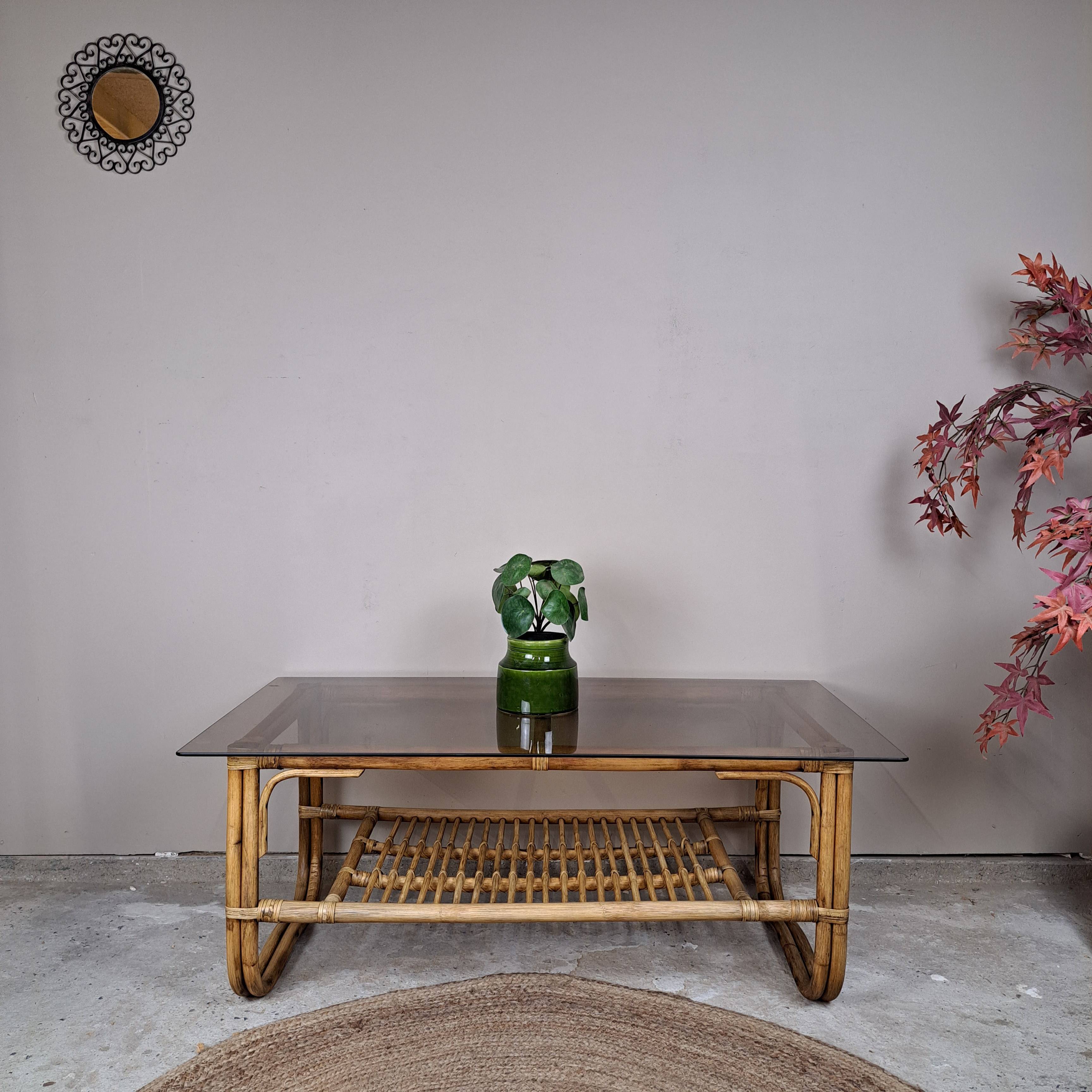 Table basse en rotin