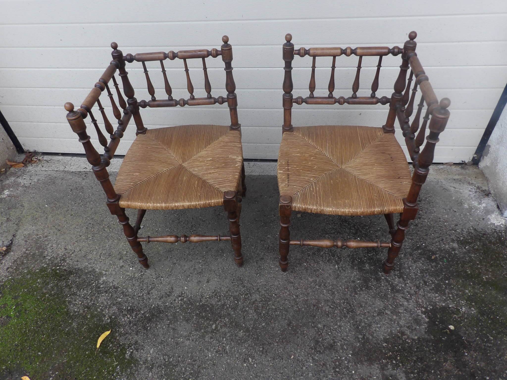 paire de fauteuils de coin