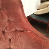 Pale pink tufted back toad sofa