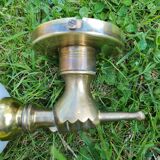Hand-to-torch wall lamp