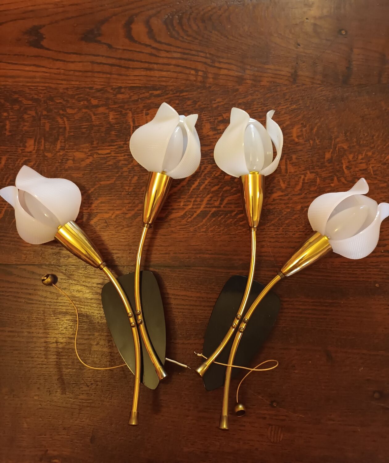 Deux paires appliques Tulipes années 60