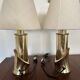 2 bedside lamps